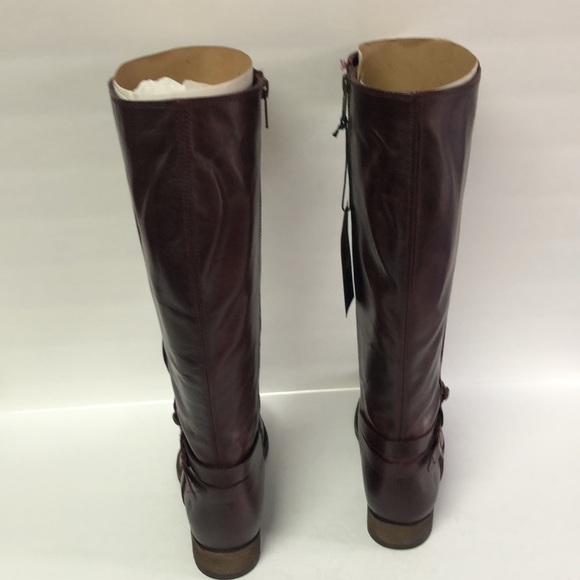New. Frey Melissa belted tall boots. Size 5.5 M. 1639 - Picture 3 of 7